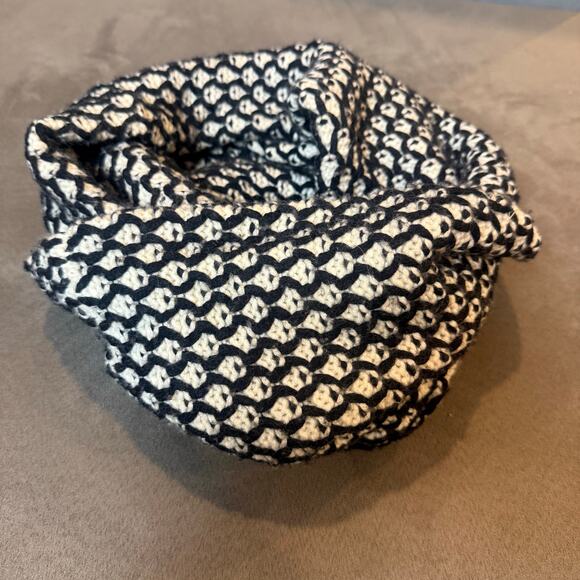 J. Crew Black White Honeycomb Knit Infinity Scarf Lambswool Cashmere - Picture 2 of 7